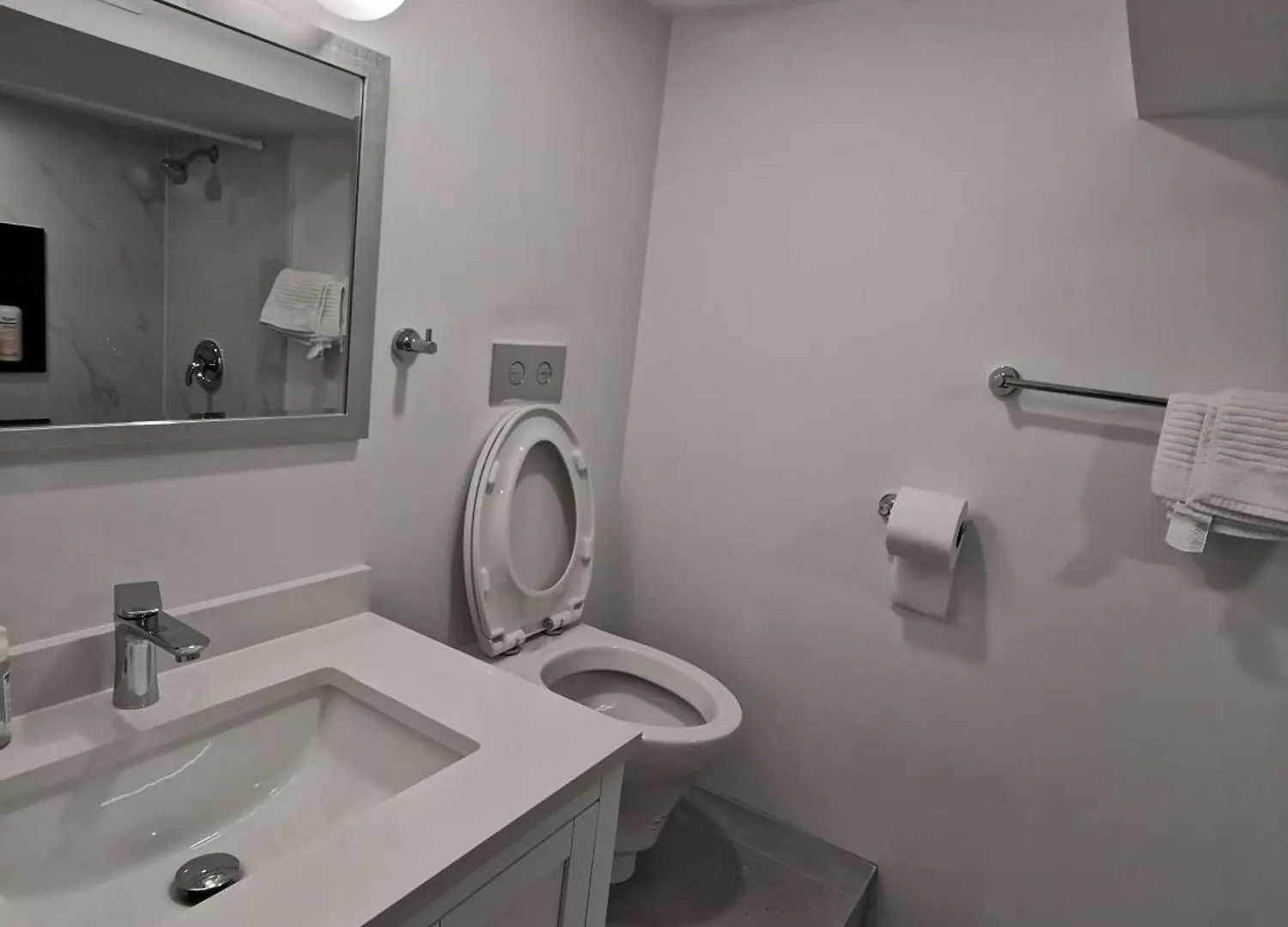 Lilac Private Unit 10-Min To Airport Apartment Toronto