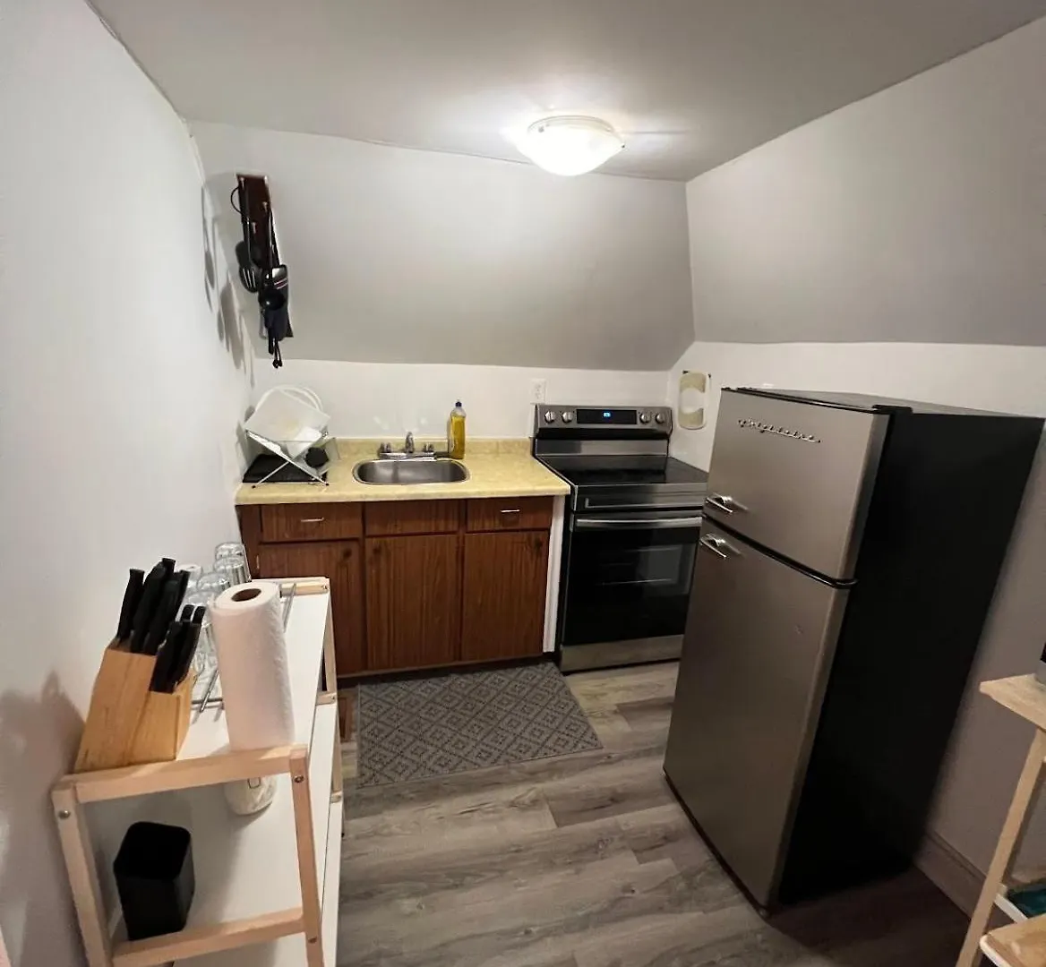 Lilac Private Unit 10-Min To Airport Apartment Toronto Canada