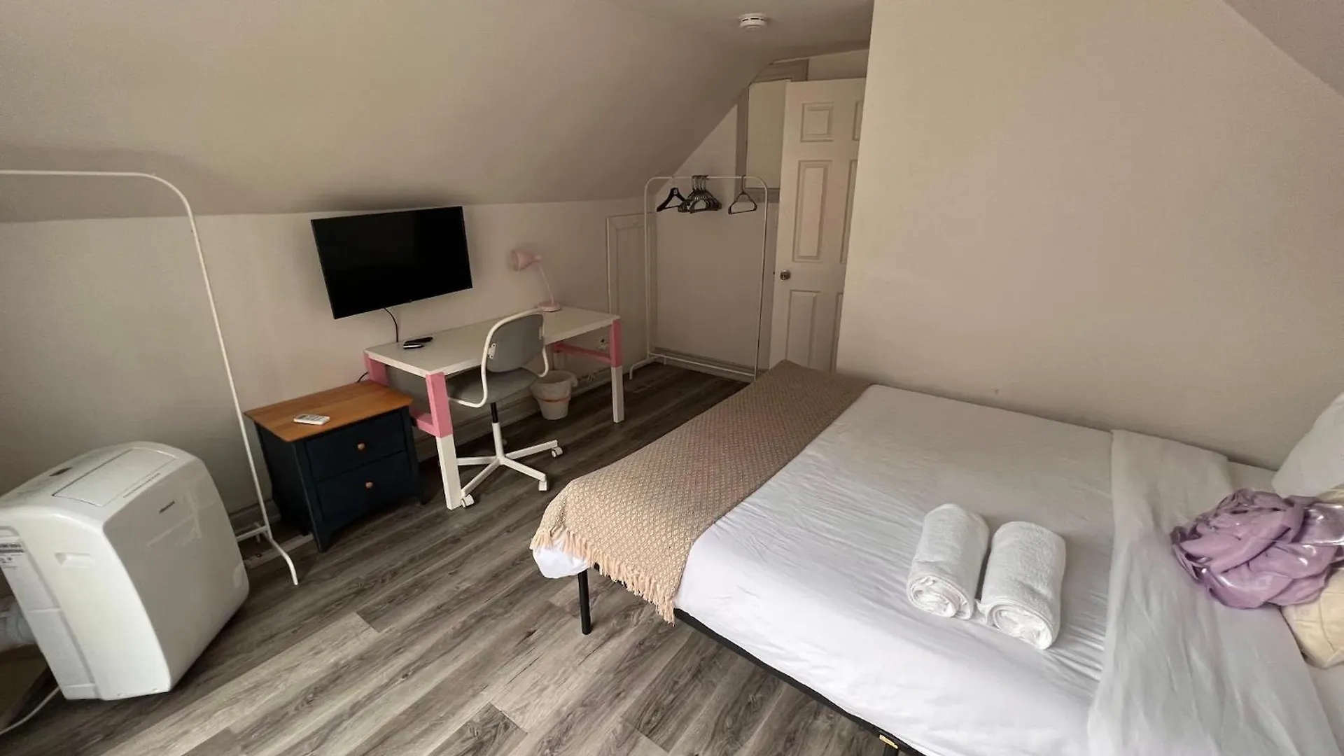 Lilac Private Unit 10-Min To Airport Apartment Toronto Canada