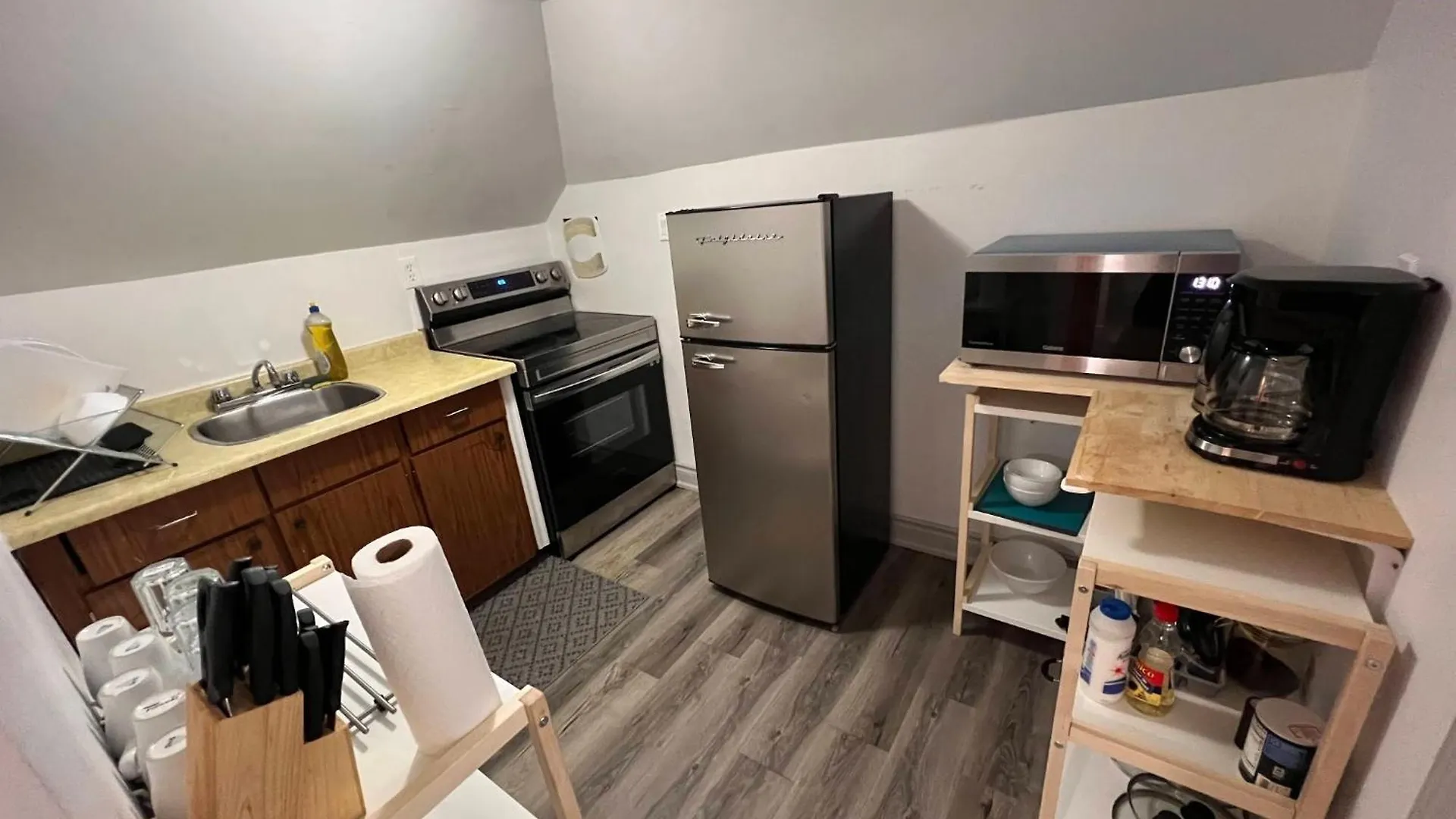 Lilac Private Unit 10-Min To Airport Apartment Toronto Canada