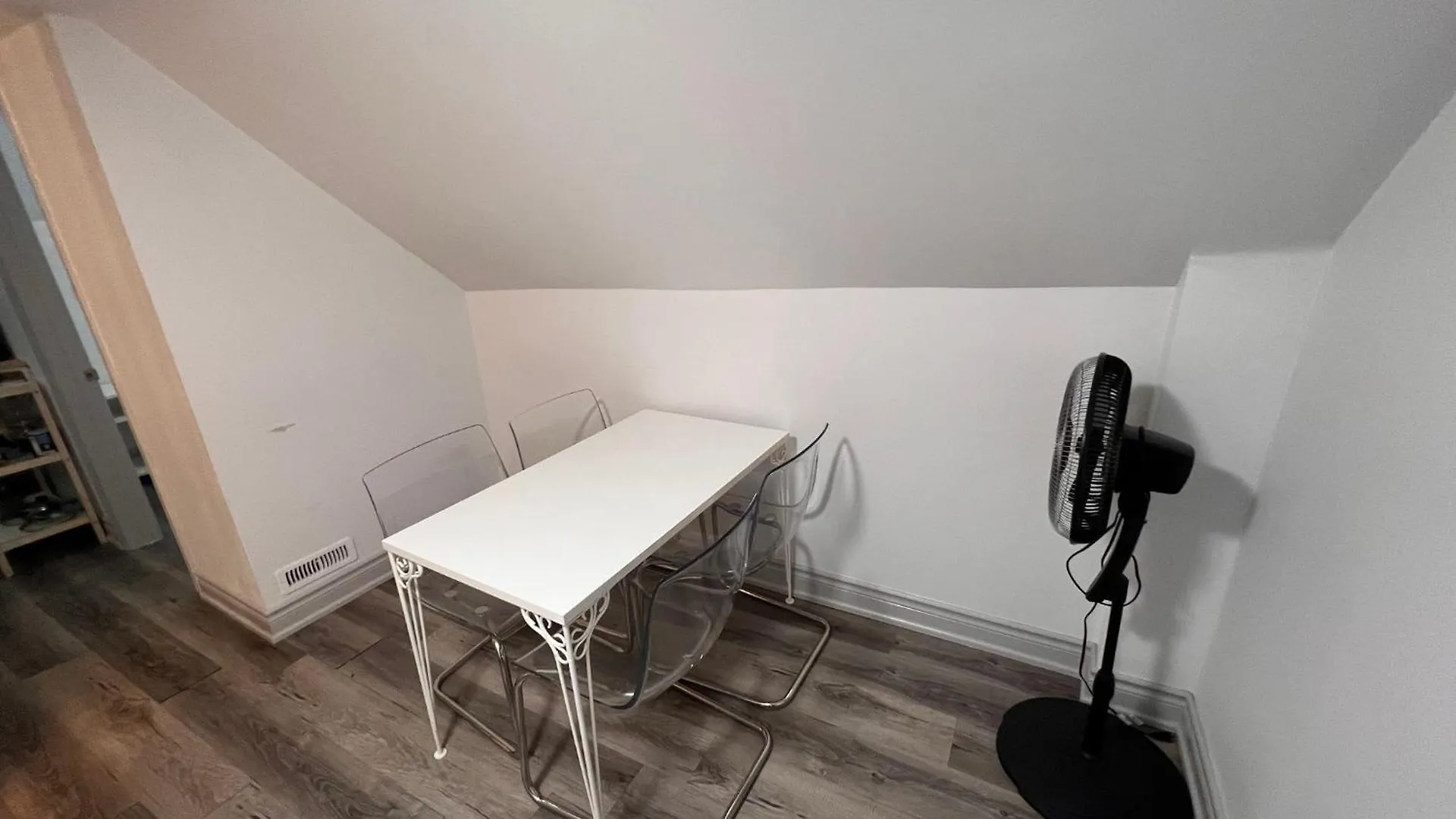 Lilac Private Unit 10-Min To Airport Apartment Toronto