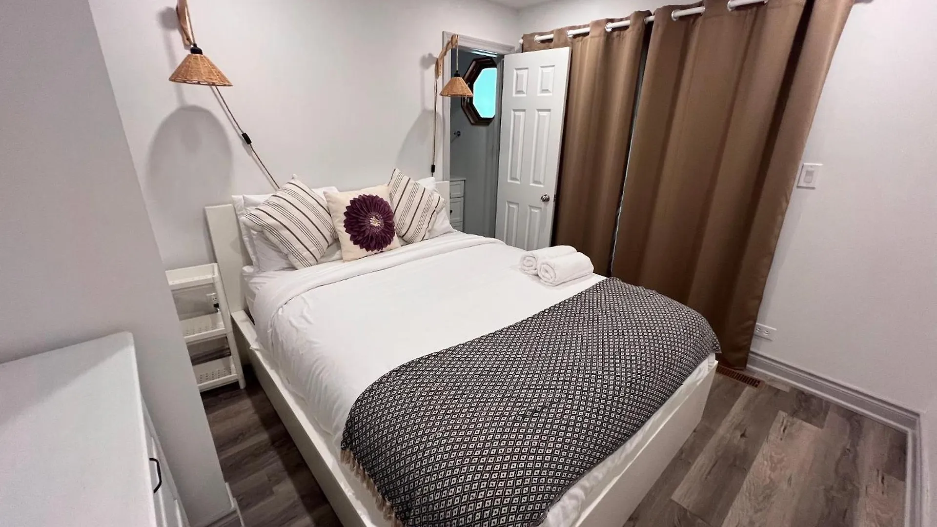 Lilac Private Unit 10-Min To Airport Apartment Toronto