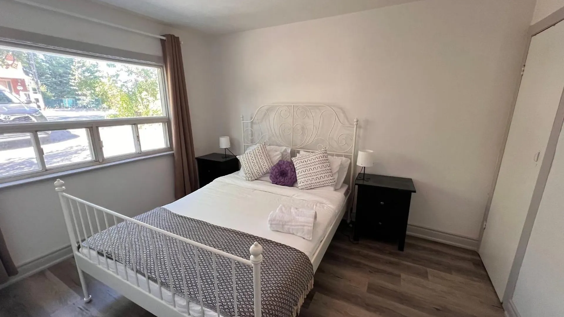 Lilac Private Unit 10-Min To Airport Apartment Toronto Canada